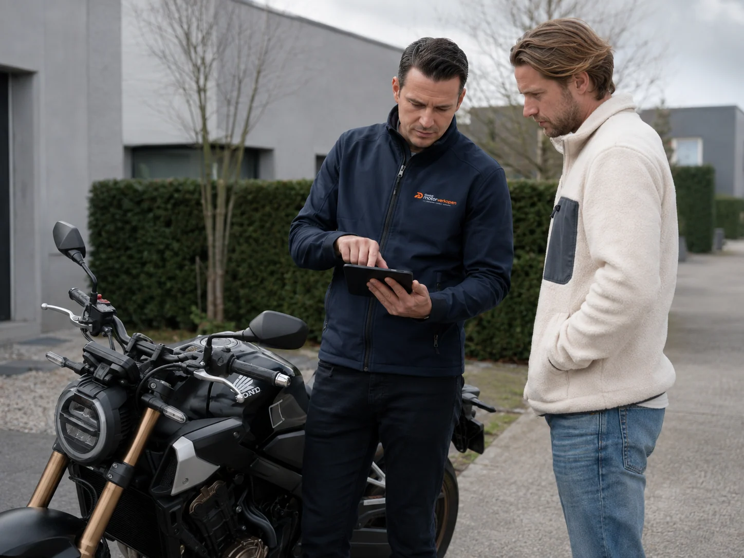 Fysieke inspectie van een motorfiets